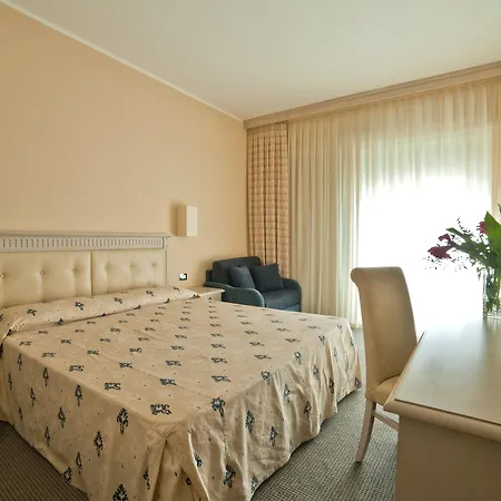 Ξενοδοχείο Villaggio Club Altalia 4*