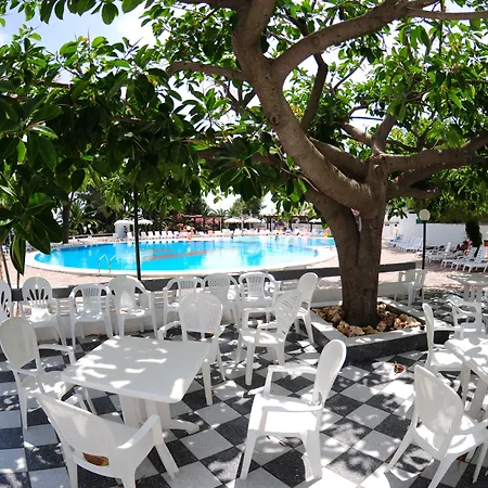 Villaggio Club Altalia 4* 브란칼레오네 마리나